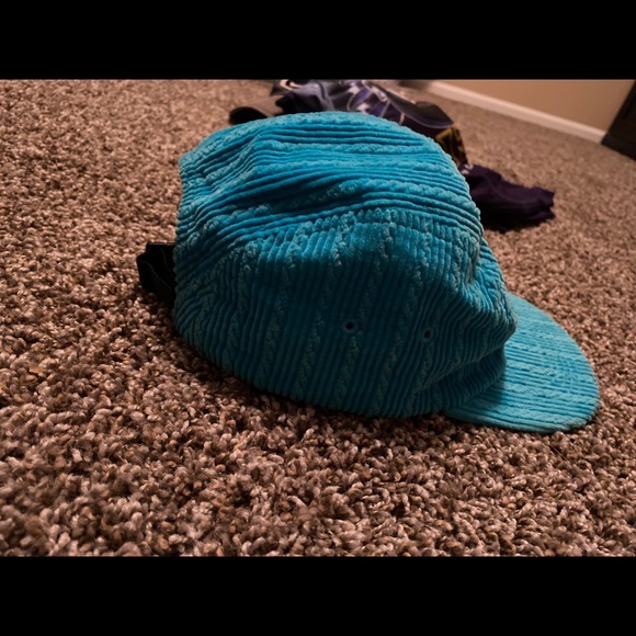 Light blue corduroy supreme strapback hat - Picture 4 of 4